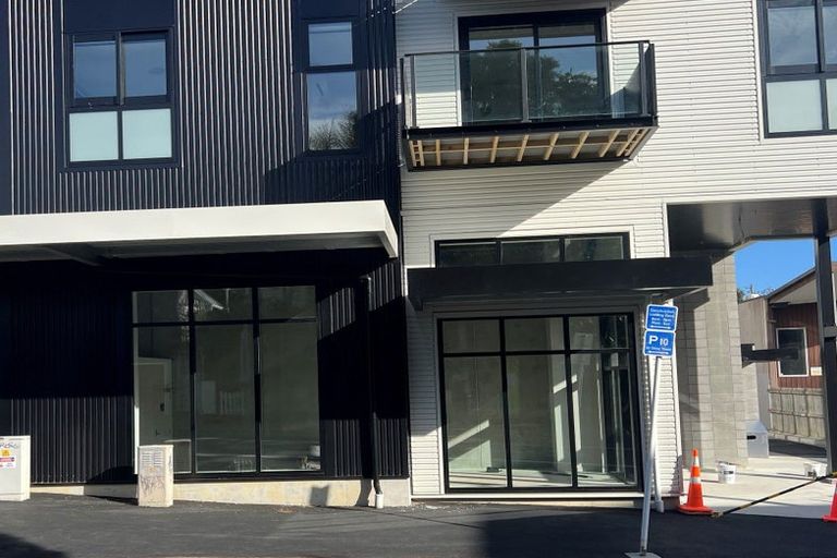 Photo of property in 26f Christmas Road, Manurewa, Auckland, 2102