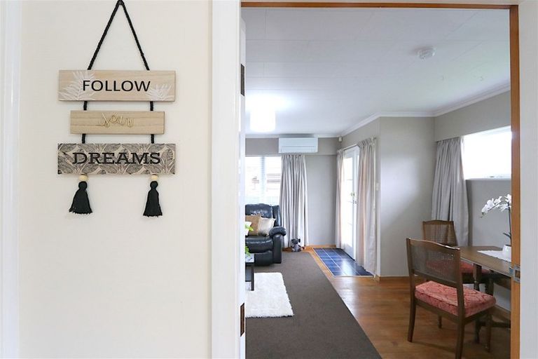 Photo of property in 87a Karamu Crescent, Wainuiomata, Lower Hutt, 5014