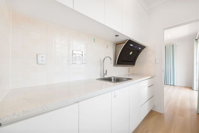 Photo of property in 25 Casheltown Way, Flat Bush, Auckland, 2019