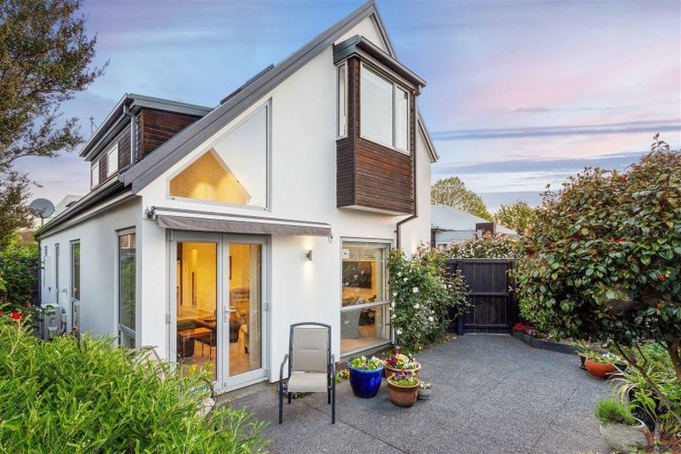 Photo of property in 64 Merivale Lane, Merivale, Christchurch, 8014