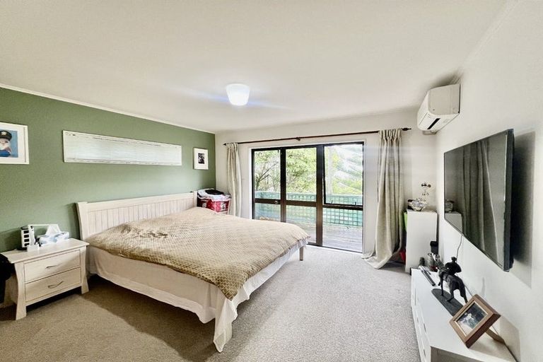 Photo of property in 2/260 Sunset Road, Windsor Park, Auckland, 0632