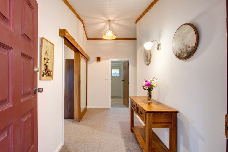 Photo of property in 129 Gloucester Street, Taradale, Napier, 4112