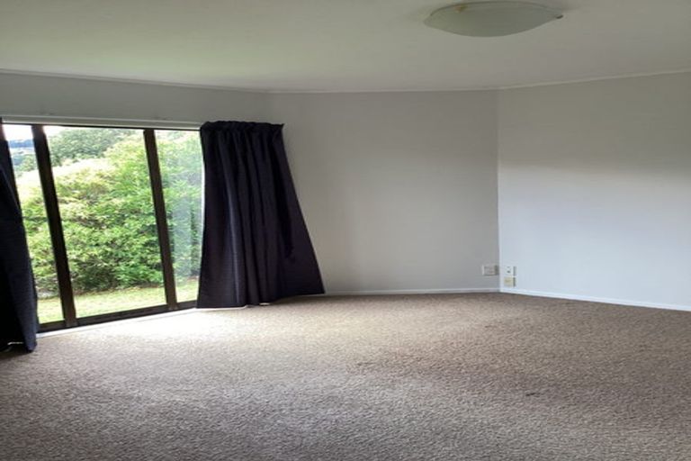 Photo of property in 5 Aintree Grove, Churton Park, Wellington, 6037