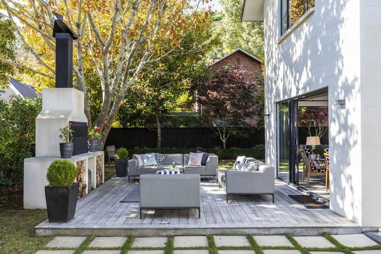 Photo of property in 2 Maurice Knowles Lane, Cashmere, Christchurch, 8022