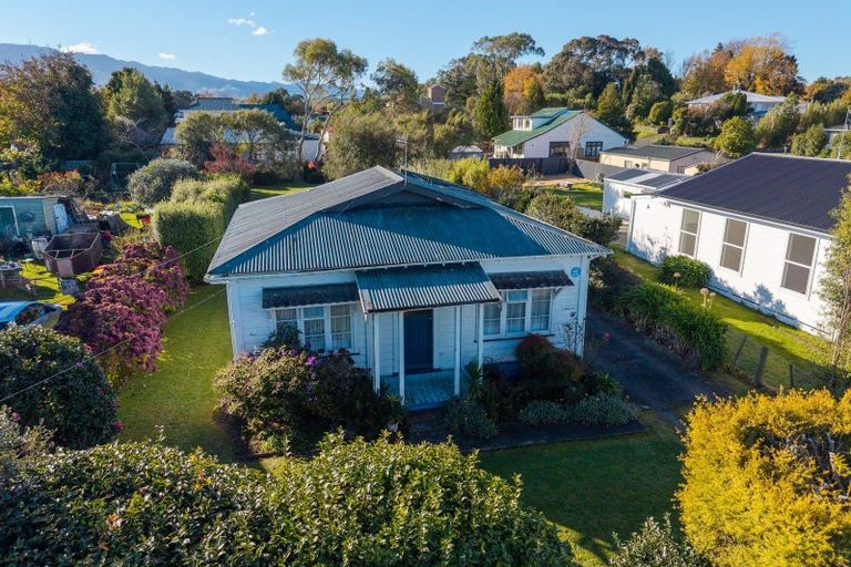 Photo of property in 19 Atkinson Street, Woodville, 4920