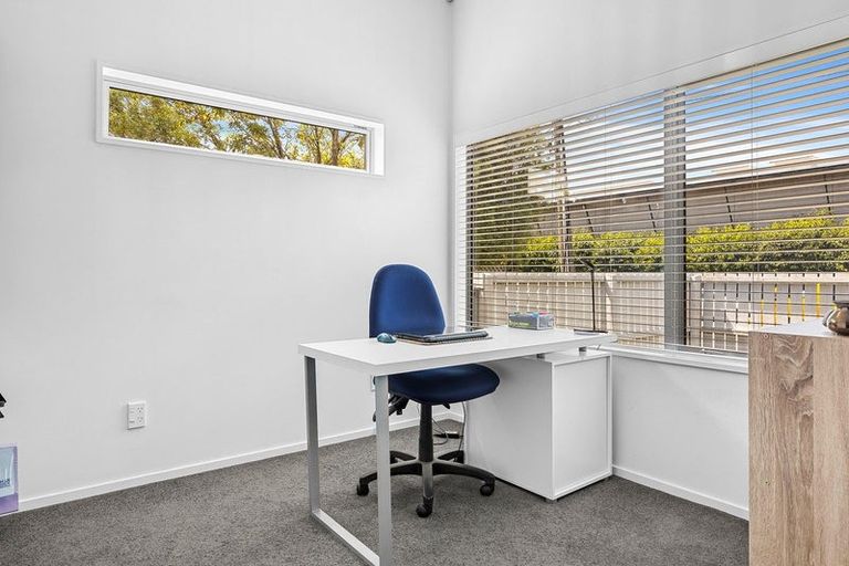 Photo of property in 11 Wades Avenue, Saint Martins, Christchurch, 8022