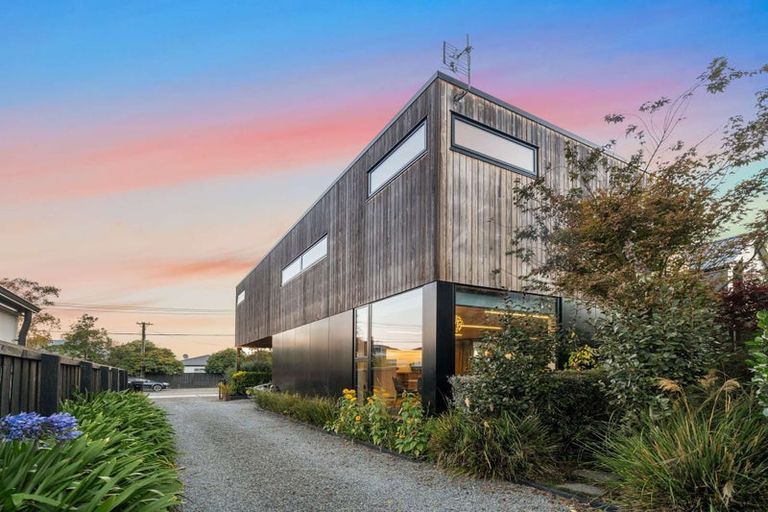 Photo of property in 53a Edward Avenue, Edgeware, Christchurch, 8013