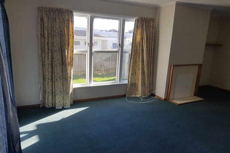 Photo of property in 5- 7 Hazard Grove, Cannons Creek, Porirua, 5024