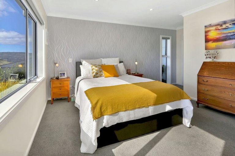 Photo of property in 146 Endeavour Drive, Whitby, Porirua, 5024