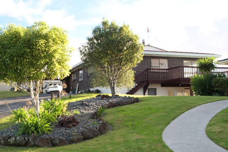 Photo of property in 1/12 Sherie Place, Howick, Auckland, 2014