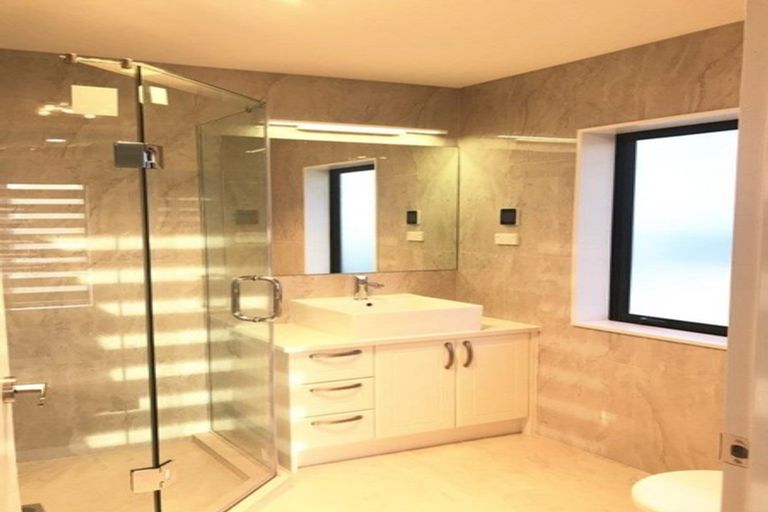 Photo of property in 8 Drover Close, Flat Bush, Auckland, 2019