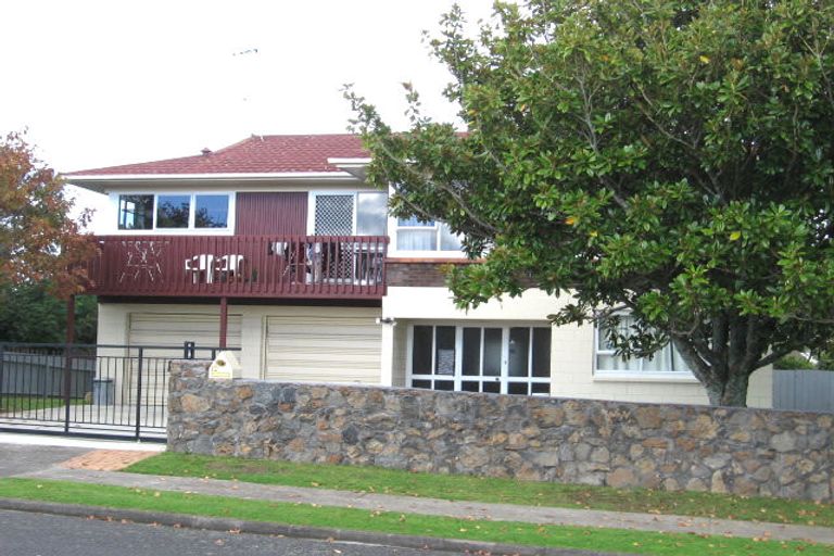 Photo of property in 10 Priestley Drive, Bucklands Beach, Auckland, 2014