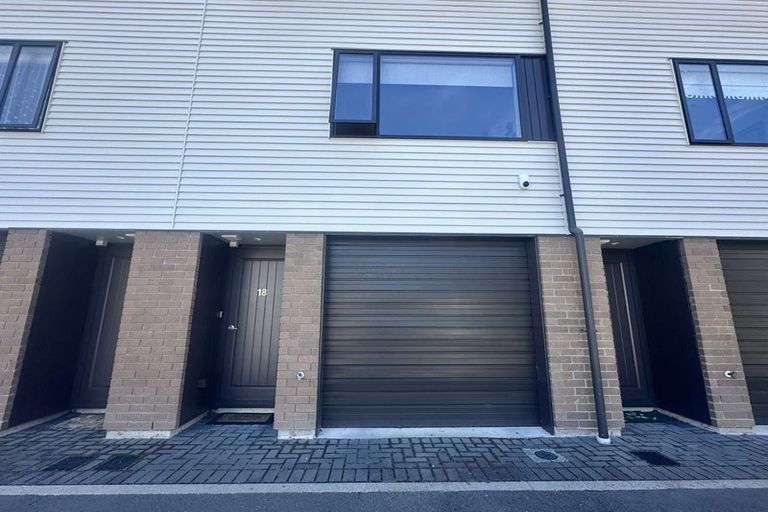 Photo of property in 18/8 Thatcher Crescent, Crofton Downs, Wellington, 6035