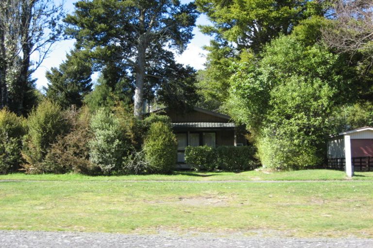 Photo of property in 10 Kaiuru Avenue, Pukawa Bay, Turangi, 3381