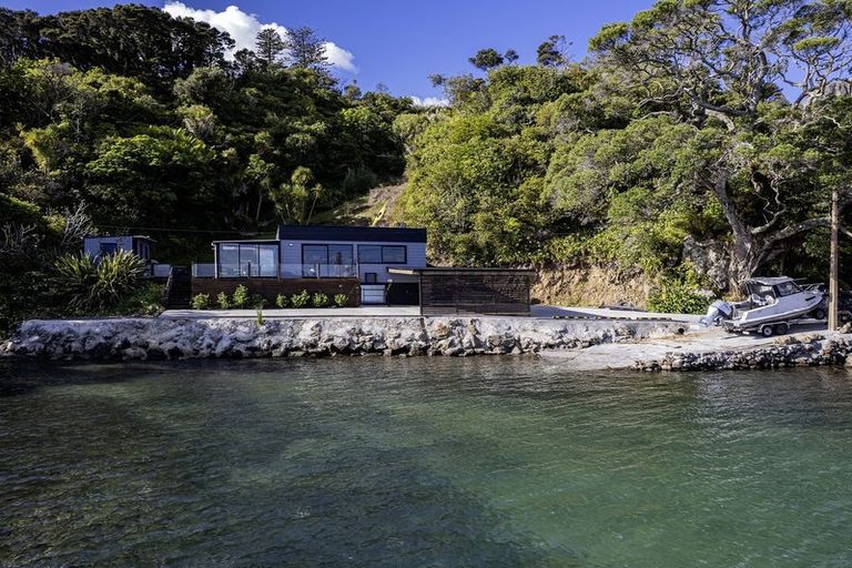 Photo of property in 126 Reotahi Road, Whangarei Heads, Whangarei, 0174