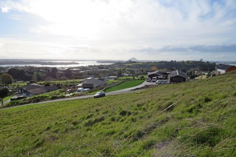 Photo of property in 64r Oceana Drive, Welcome Bay, Tauranga, 3175