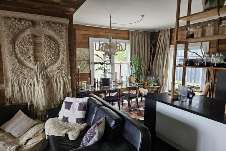 Photo of property in 26 Hawkhurst Road, Lyttelton, 8082