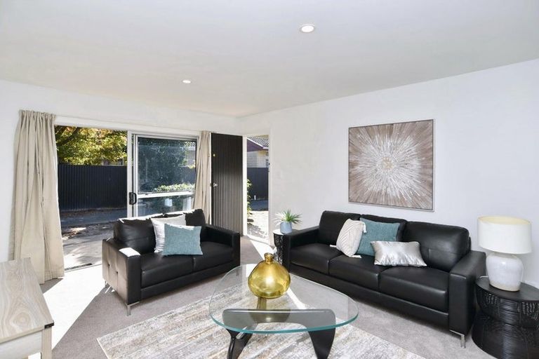 Photo of property in 2/21 Wyatt Place, Russley, Christchurch, 8042