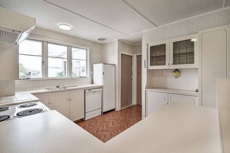 Photo of property in 10 Cornwall Road, Taradale, Napier, 4112