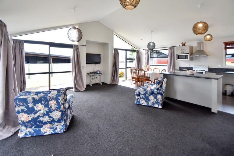 Photo of property in 22 Rhoboro Road, Twizel, 7901