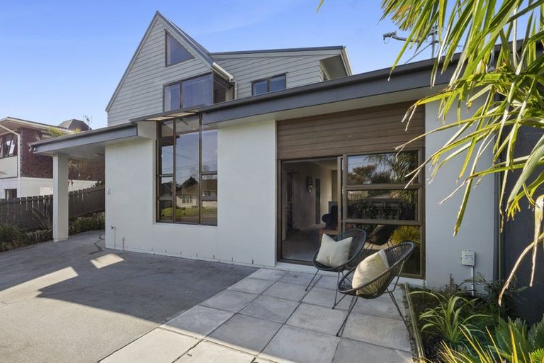 Photo of property in 2 Budleigh Street, Frankleigh Park, New Plymouth, 4310