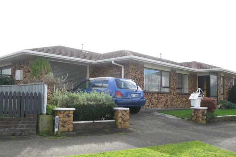 Photo of property in 11 Woodfield Avenue, Roslyn, Palmerston North, 4414
