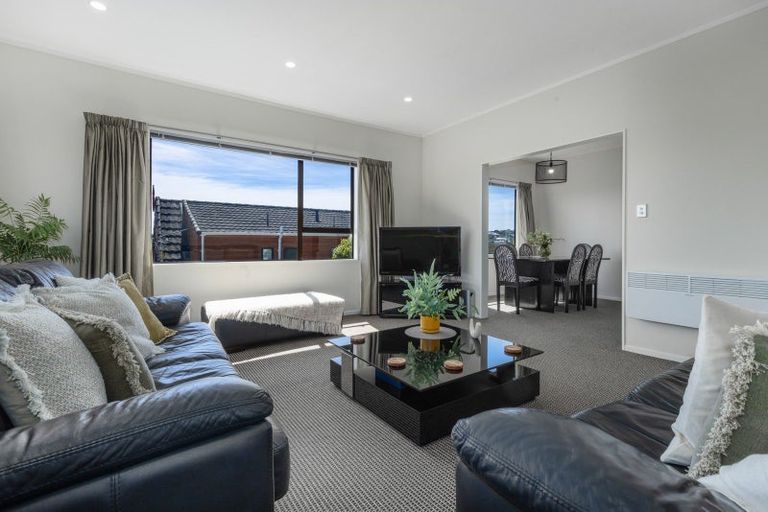 Photo of property in 9 Kinnel Grove, Papakowhai, Porirua, 5024