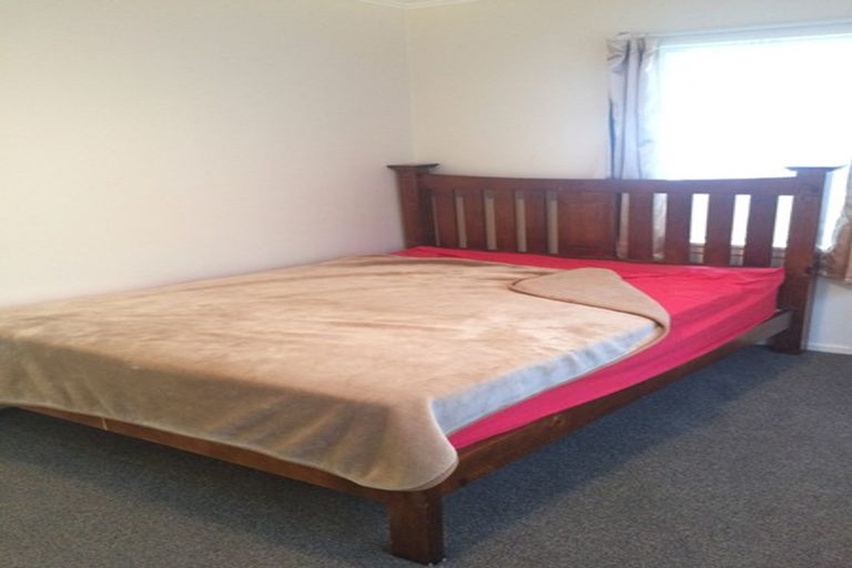 Photo of property in 6 Omega Street, Newlands, Wellington, 6037