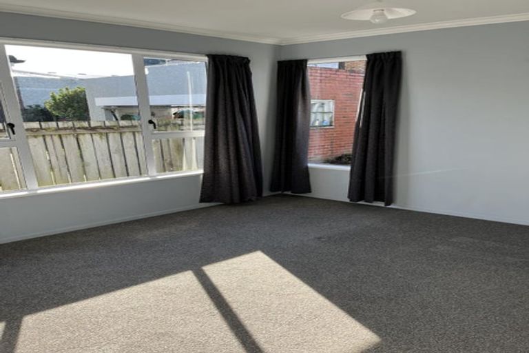 Photo of property in 19 Wesley Street, South Dunedin, Dunedin, 9012