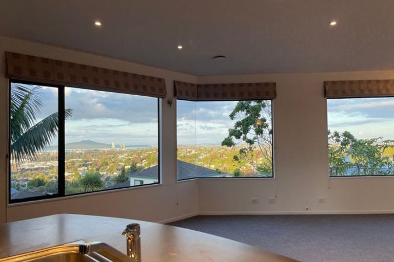 Photo of property in 1/41 High Road, Glenfield, Auckland, 0629