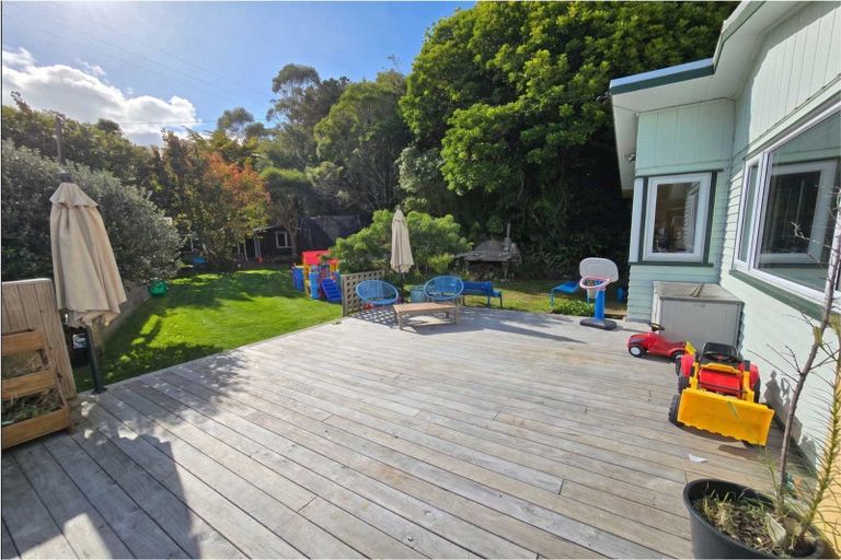 Photo of property in 73 Valley Road, Paraparaumu, 5032
