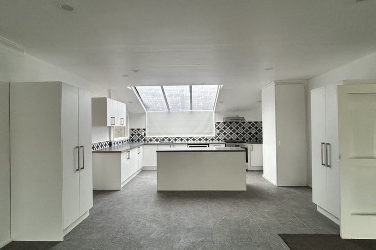 Photo of property in 316 Memorial Avenue, Burnside, Christchurch, 8053
