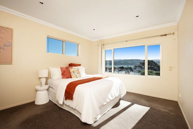 Photo of property in 19 Bunker Way, Strathmore Park, Wellington, 6022