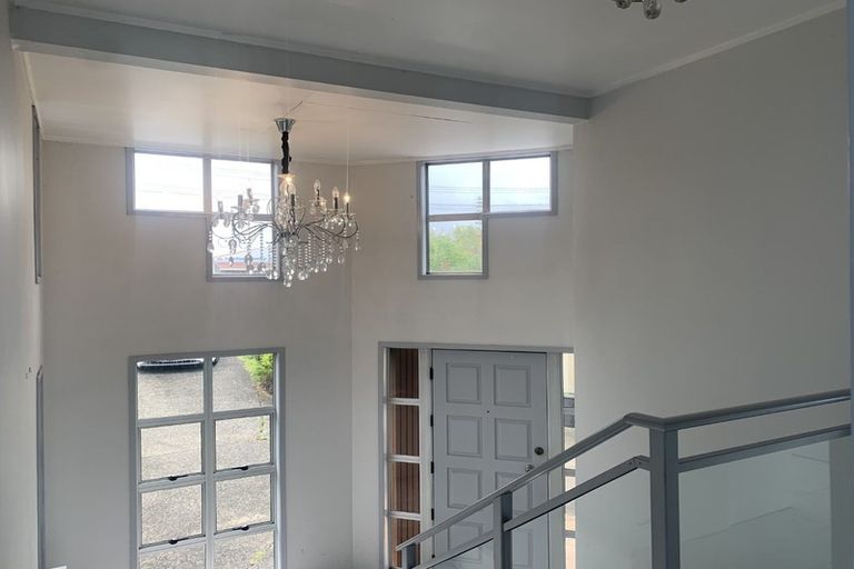 Photo of property in 423 Don Buck Road, Massey, Auckland, 0614