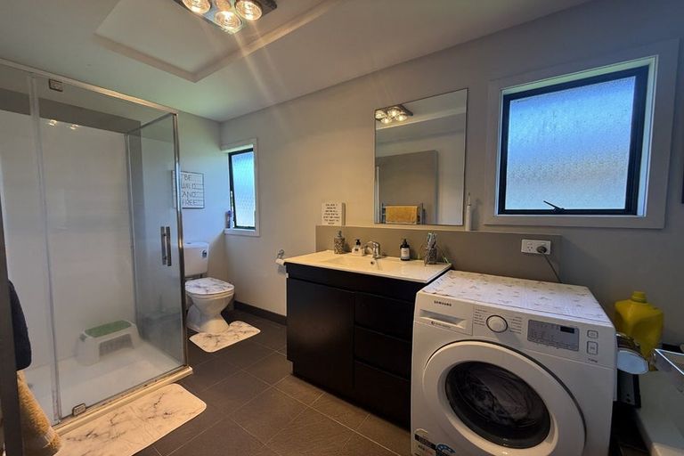 Photo of property in 456a West Coast Road, Glen Eden, Auckland, 0602