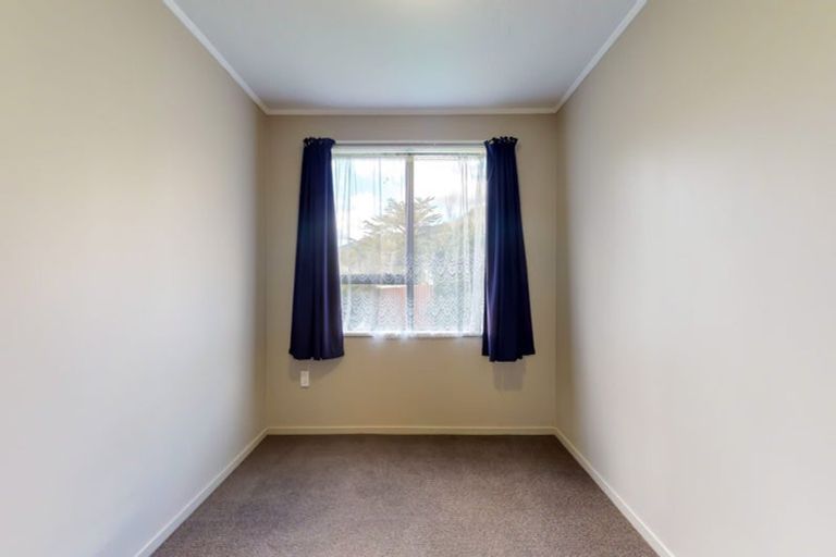 Photo of property in 1a Sunny Grove, Wainuiomata, Lower Hutt, 5014