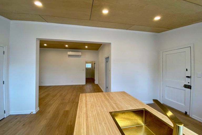 Photo of property in 9 Mckinley Crescent, Brooklyn, Wellington, 6021