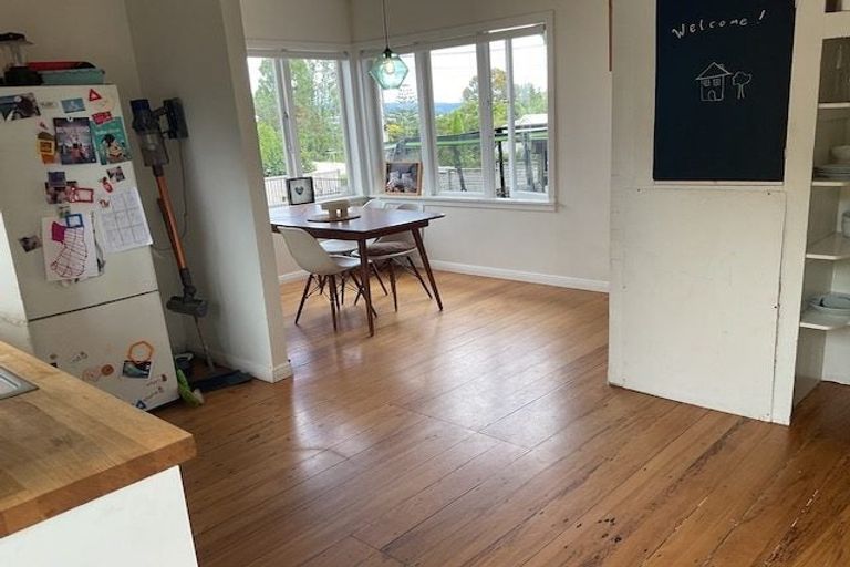 Photo of property in 18 Norman Road, Titirangi, Auckland, 0604