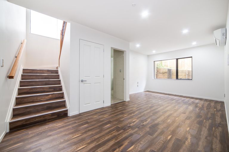 Photo of property in 3b De Val Drive, Titirangi, Auckland, 0604