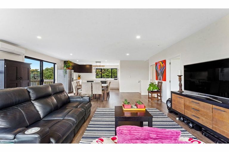 Photo of property in 5 Libertia Lane, Orewa, 0931
