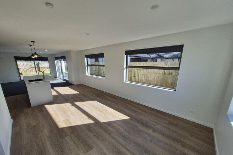 Photo of property in 7 Rita Angus Road, Belfast, 8051