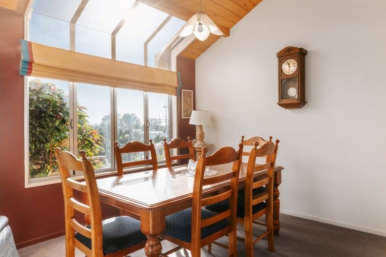 Photo of property in 14 Claridge Place, Mount Maunganui, 3116