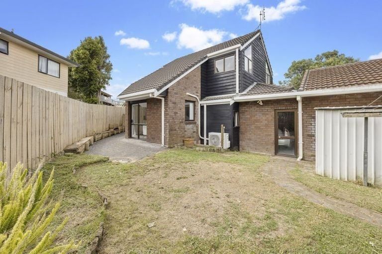 Photo of property in 2/179 Wiseley Road, West Harbour, Auckland, 0618