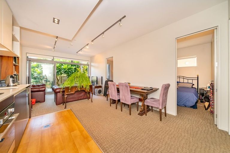 Photo of property in Masina Apartments, 107/80u Riddiford Street, Newtown, Wellington, 6021