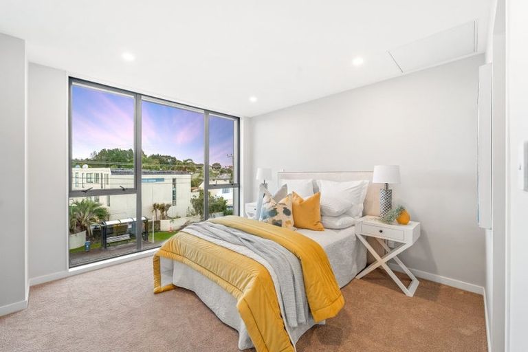 Photo of property in 8/218 Lake Road, Northcote, Auckland, 0627