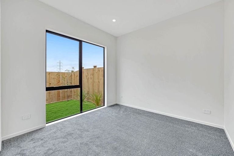 Photo of property in 24b Horokaka Street, Massey, Auckland, 0614
