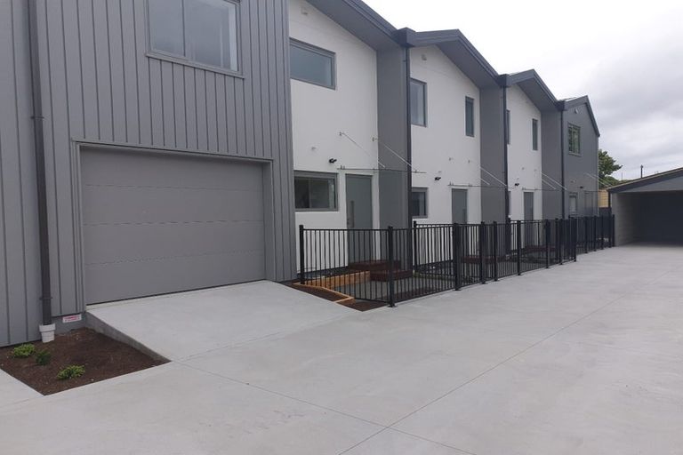 Photo of property in 2/118 Champion Street, Edgeware, Christchurch, 8013