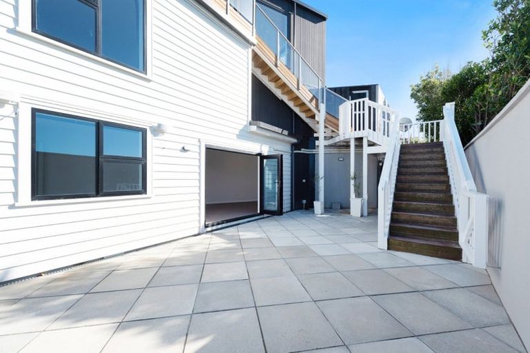 Photo of property in 25u4 Thane Road, Roseneath, Wellington, 6011