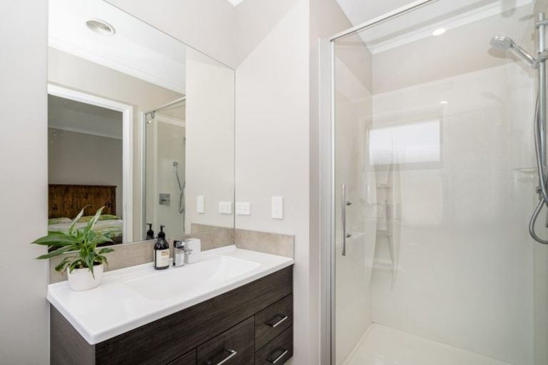 Photo of property in 90 Kupe Drive, Whitianga, 3510