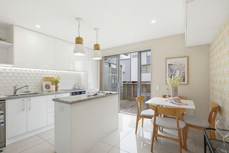 Photo of property in 3/31 Princess Terrace, Newtown, Wellington, 6021